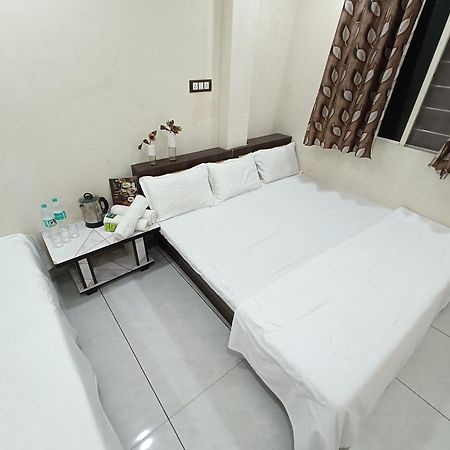 Treebo Yatri Grah Kshipra T Hotel Ujjain Exteriör bild