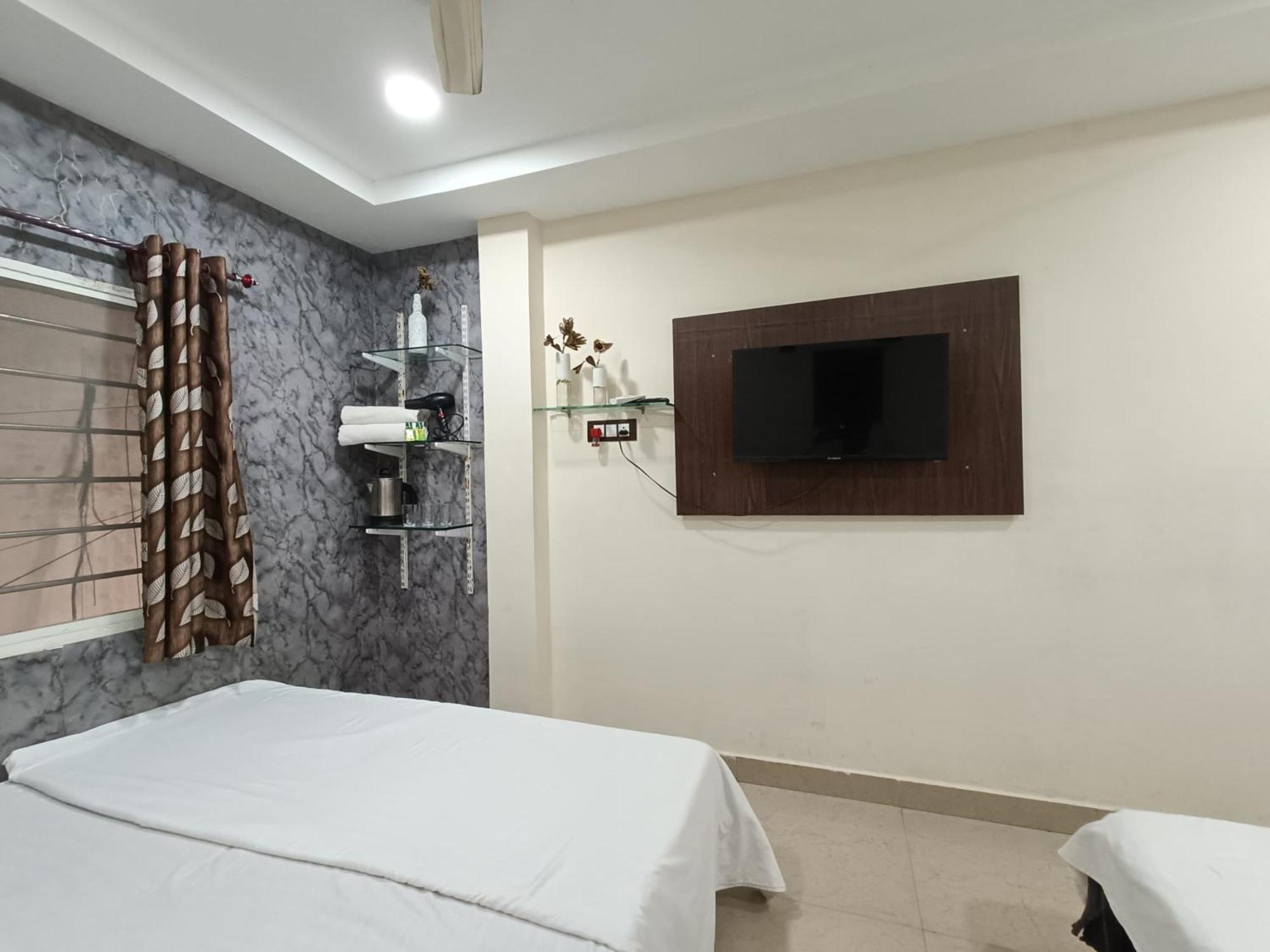 Treebo Yatri Grah Kshipra T Hotel Ujjain Exteriör bild