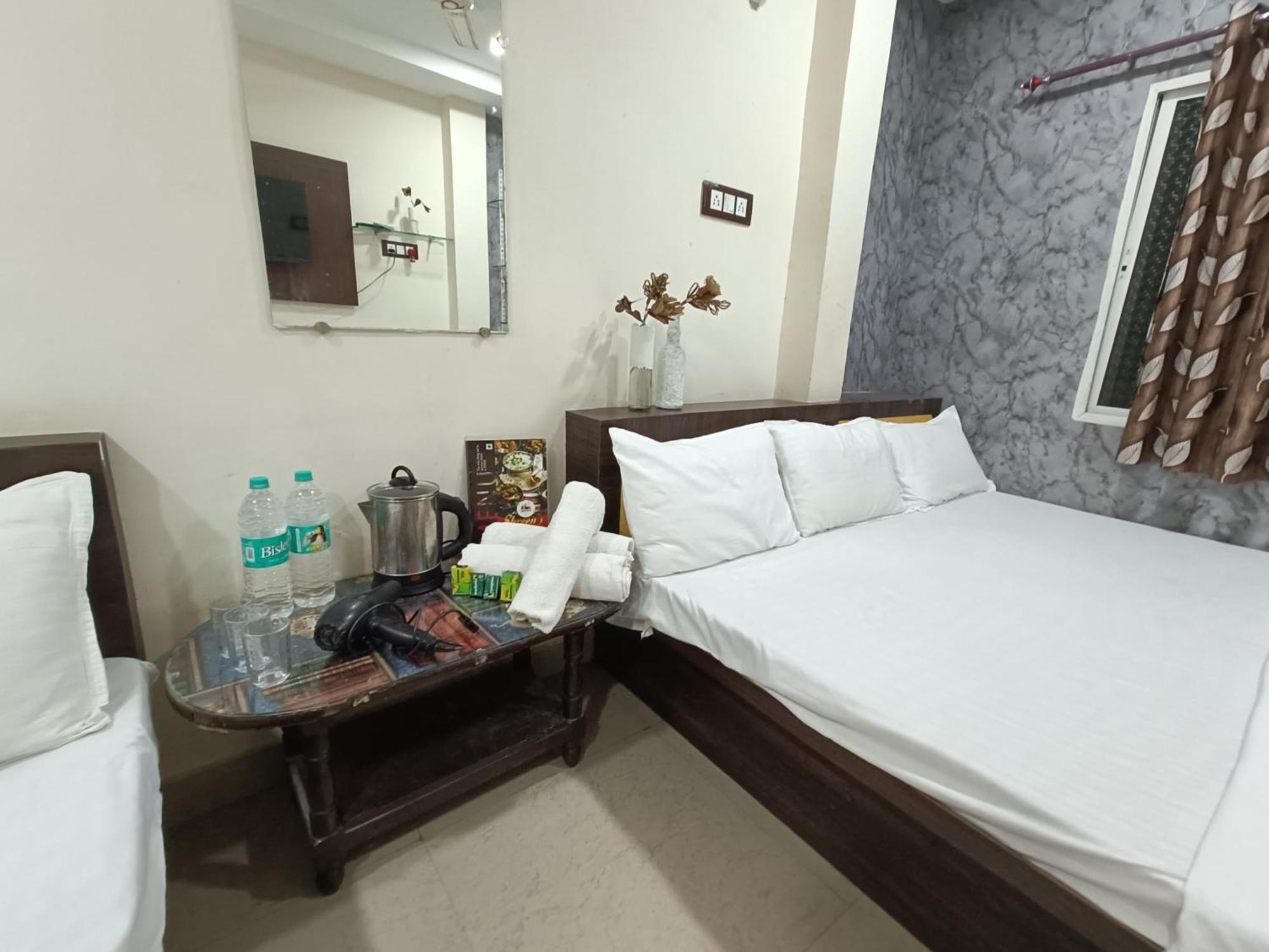 Treebo Yatri Grah Kshipra T Hotel Ujjain Exteriör bild