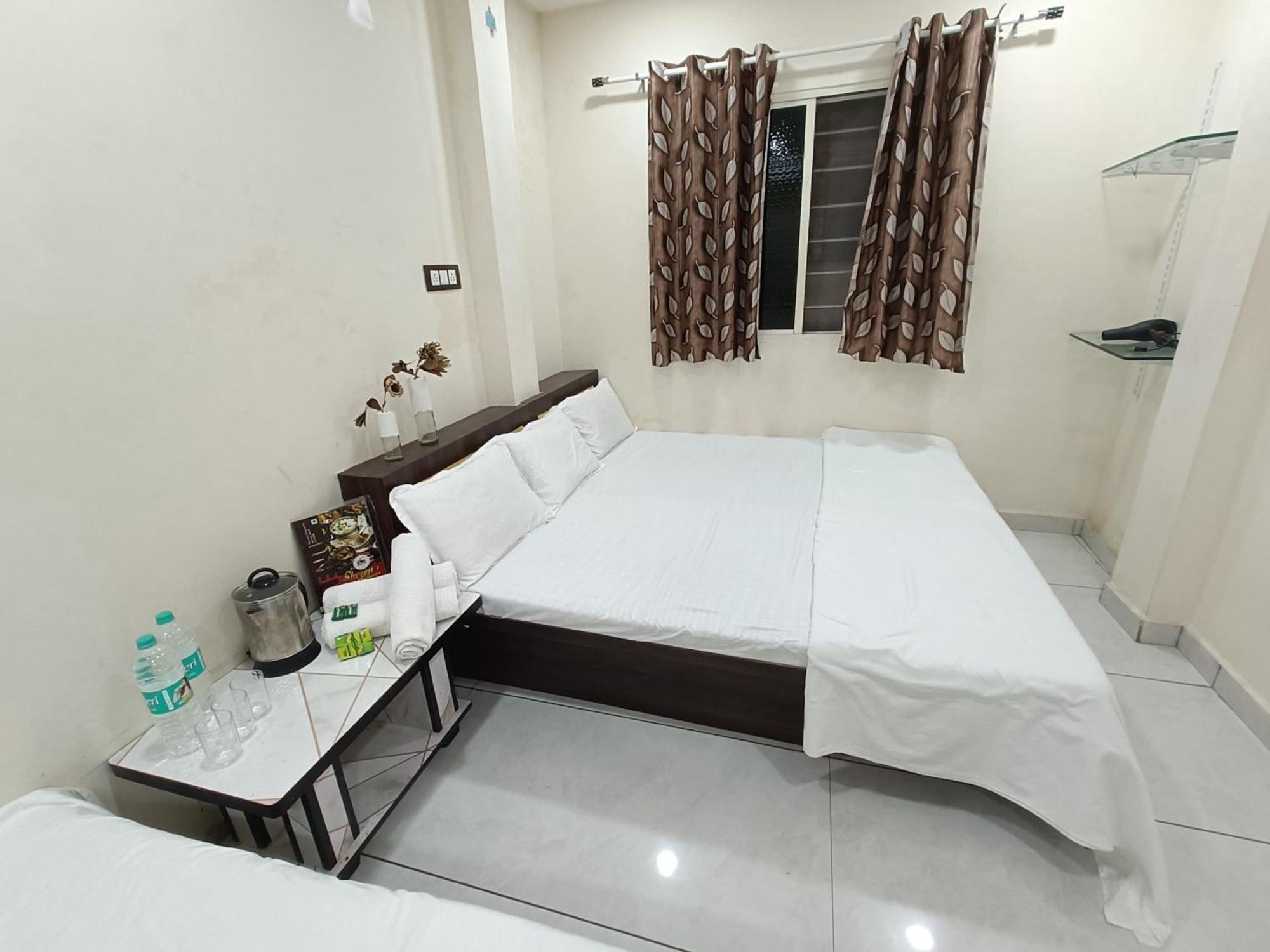 Treebo Yatri Grah Kshipra T Hotel Ujjain Exteriör bild