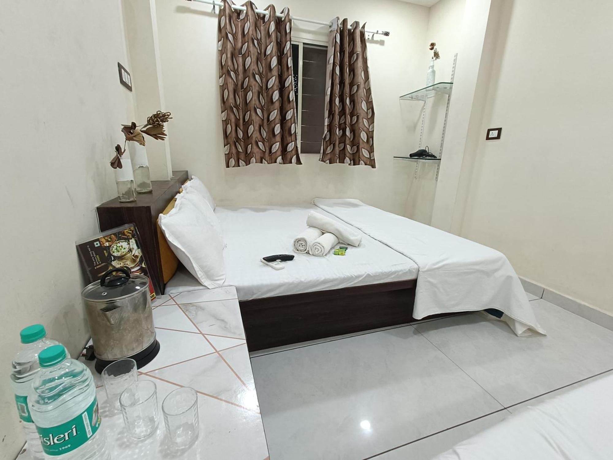 Treebo Yatri Grah Kshipra T Hotel Ujjain Exteriör bild