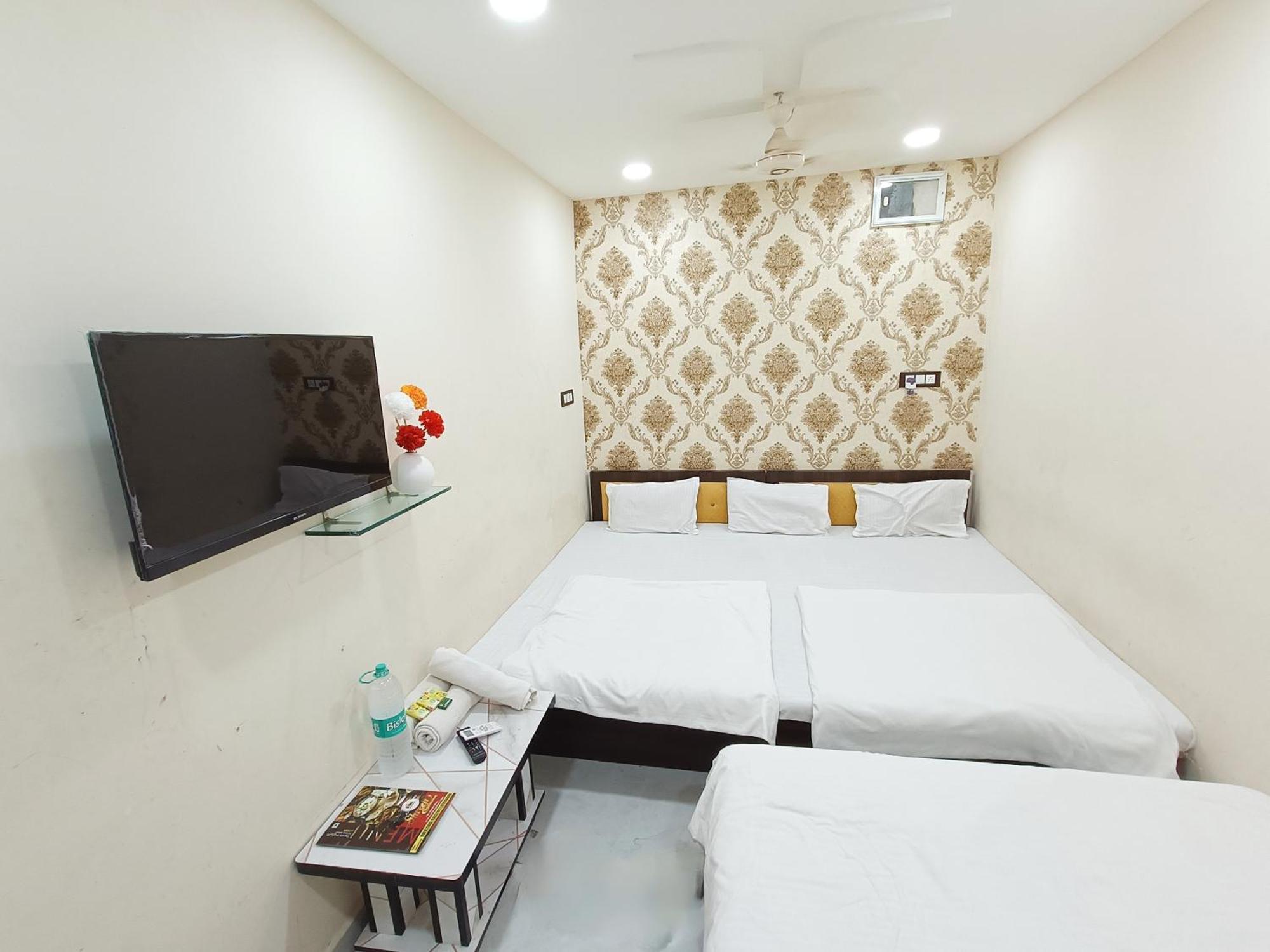 Treebo Yatri Grah Kshipra T Hotel Ujjain Exteriör bild